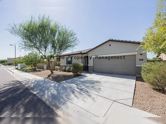 3 bed, 2.5 bath, 1901 sqft, $2,495 — Photo 1