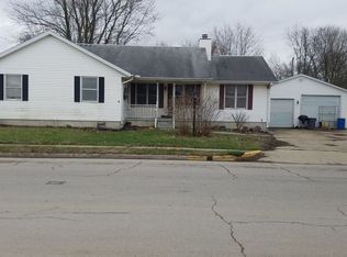 225 E Progress St, Arthur, IL 61911