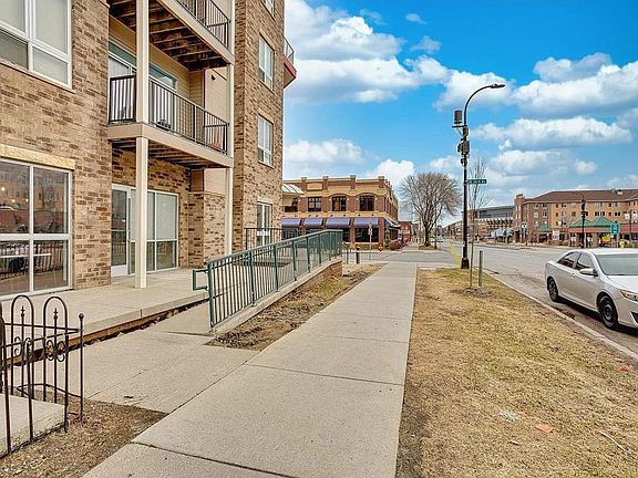 2nd image of 2600 University Ave SE APT 101