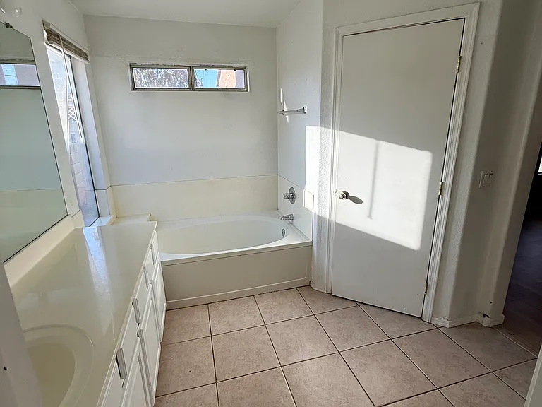 9010 W Holly St — Photo 7