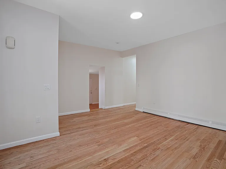 16 Russell St #GROUND-FLOOR — Photo 12