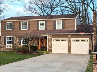 1210 Oakridge Dr, Butler, PA 16001