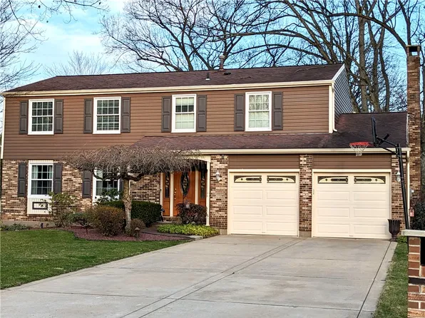 1210 Oakridge Dr, Butler, PA 16001