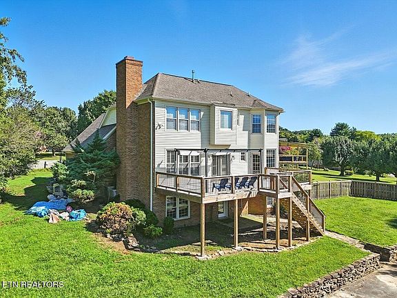 4th image of 3809 S View Cir