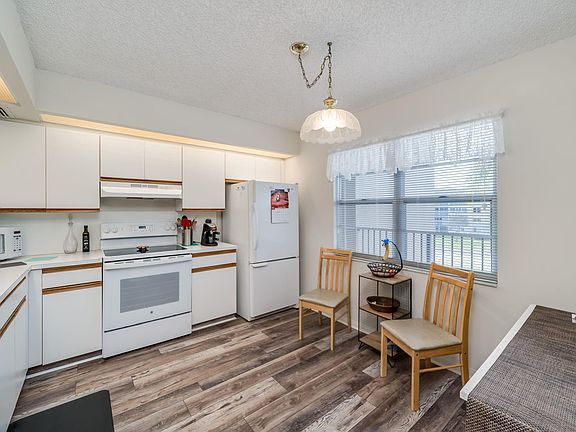 3rd image of 12701 SW 13th Street #307F
