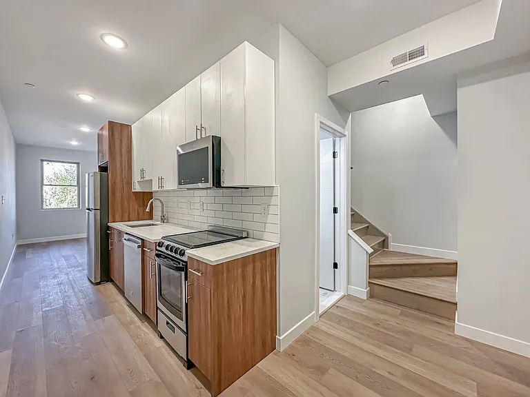 4220 Mantua Ave #B32 — Photo 15