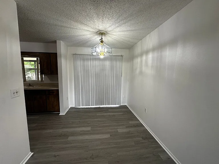 4616 N Goldenrod Rd — Photo 4