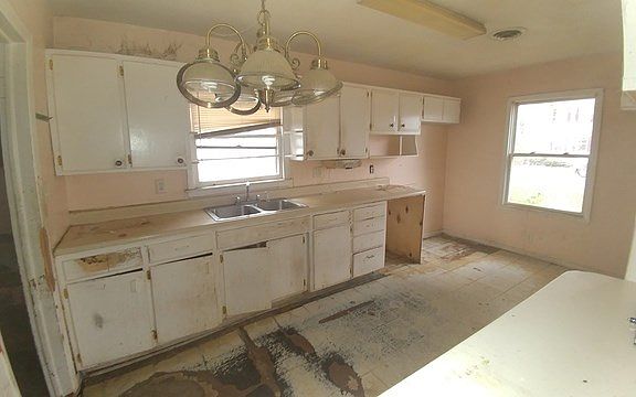 3rd image of 135 N Quincy Ave