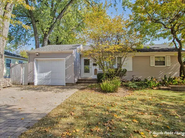 287 Ridge Ave, Crystal Lake, IL 60014