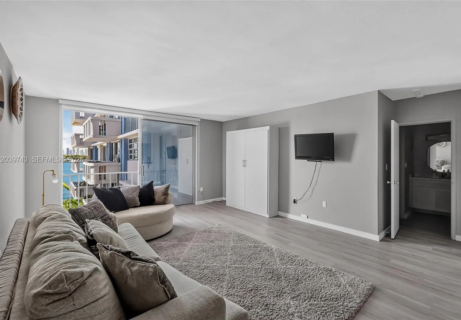 South Bay Club Condo — Photo 4