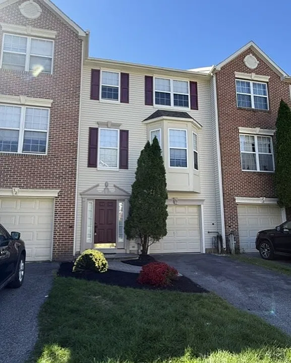 30 Brittany Ln