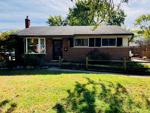 5th image of 34527 Hiveley St