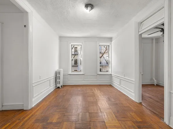 261 W 22nd St APT 10, New York, NY 10011