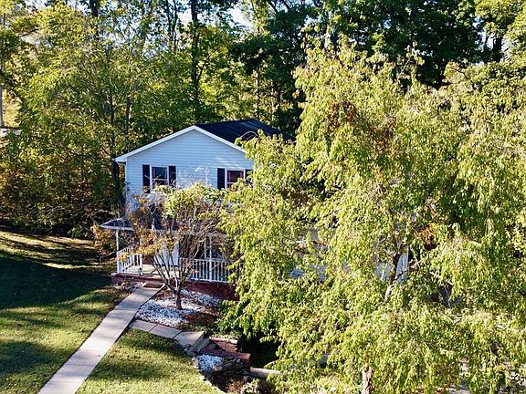 4th image of 1132 Poplar Hollow Rd