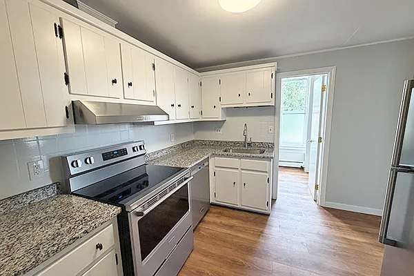 93 Elm St #5 — Photo 3