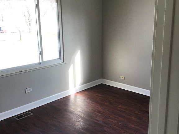 4th image of 4233 Clark Dr