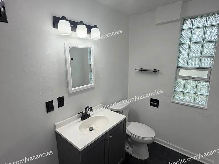 600 W 46th Ave — Photo 16