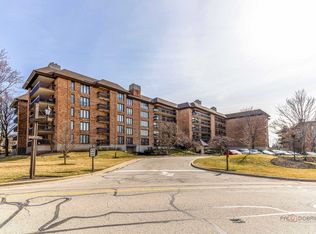 3801 Mission Hills Rd APT 209, Northbrook, IL 60062