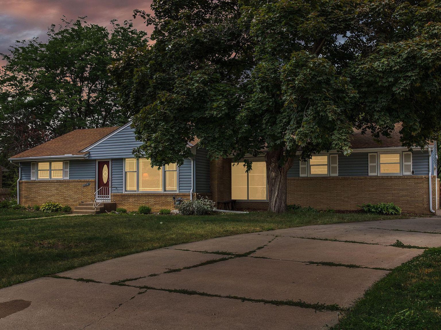 1347 Burke Ave W, Roseville, MN 55113 Zillow