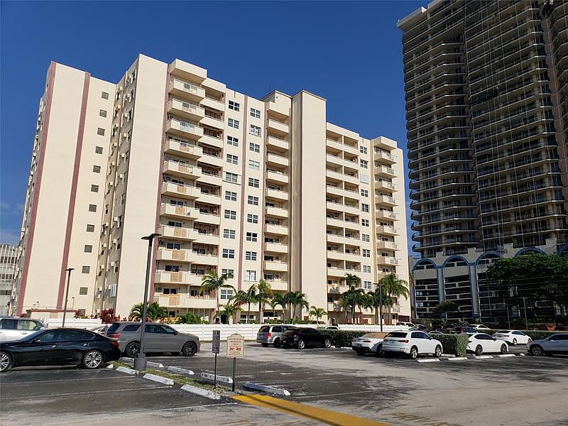 1st image of 200 S Birch Rd APT 203