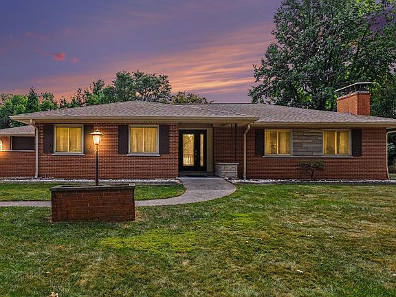 2nd image of 123 Vernon Dr