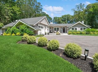 294 Warner Dr, Calverton, NY 11933