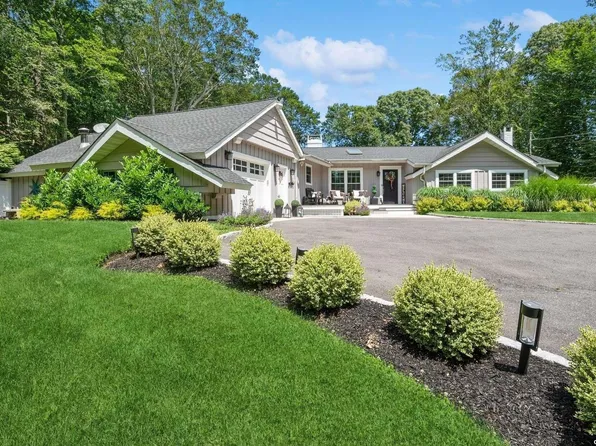 294 Warner Drive, Calverton, NY 11933