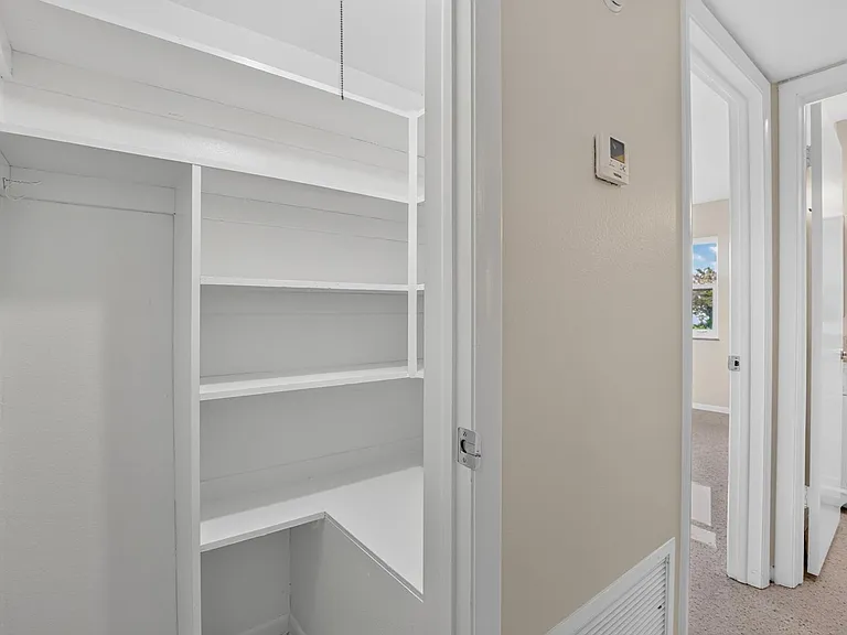 705 Thunderbird Ave — Photo 21