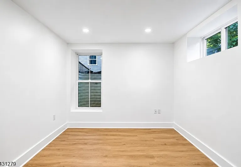 44 E Cedar St — Photo 33