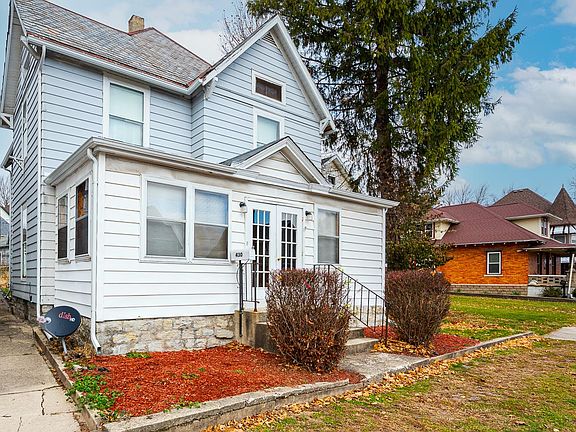 3rd image of 430 E Park Dr