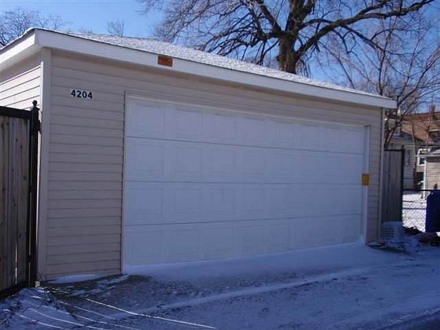 2nd image of 4204 W Walton St