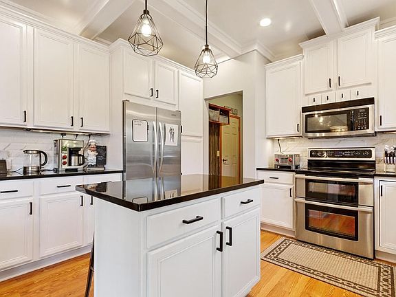 3rd image of 12455 Marquess Way N