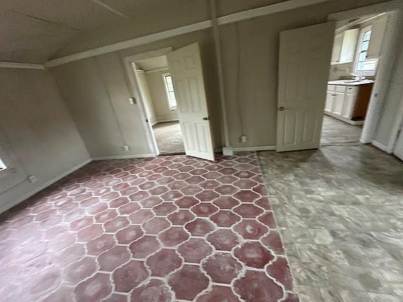 4th image of 9583 S 3rd Street Rd