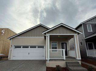 1112 Parkside Ave, Woodburn, OR 97071