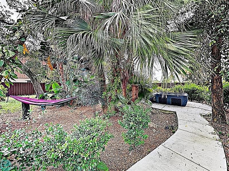 1st image of 850 SW 16th St