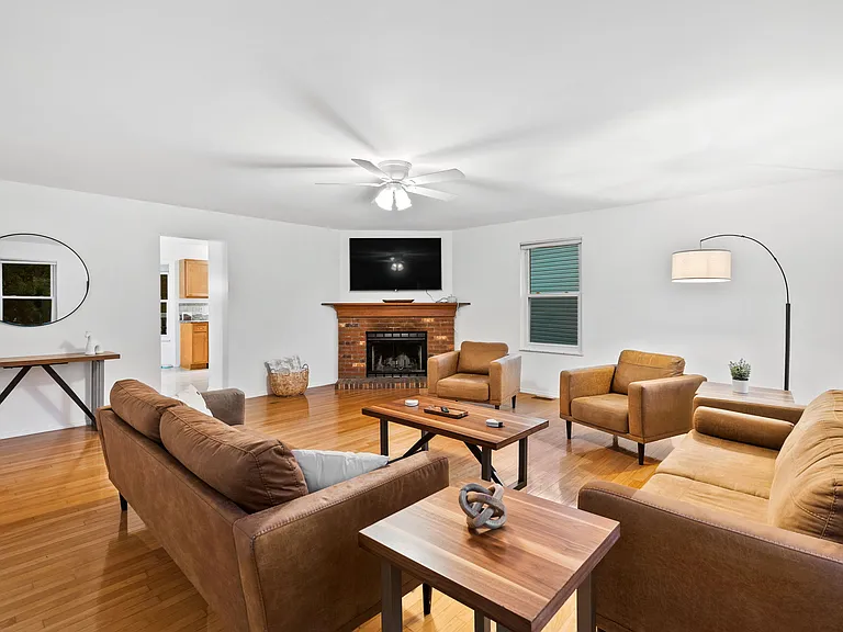 2528 Shiva Ct — Photo 24