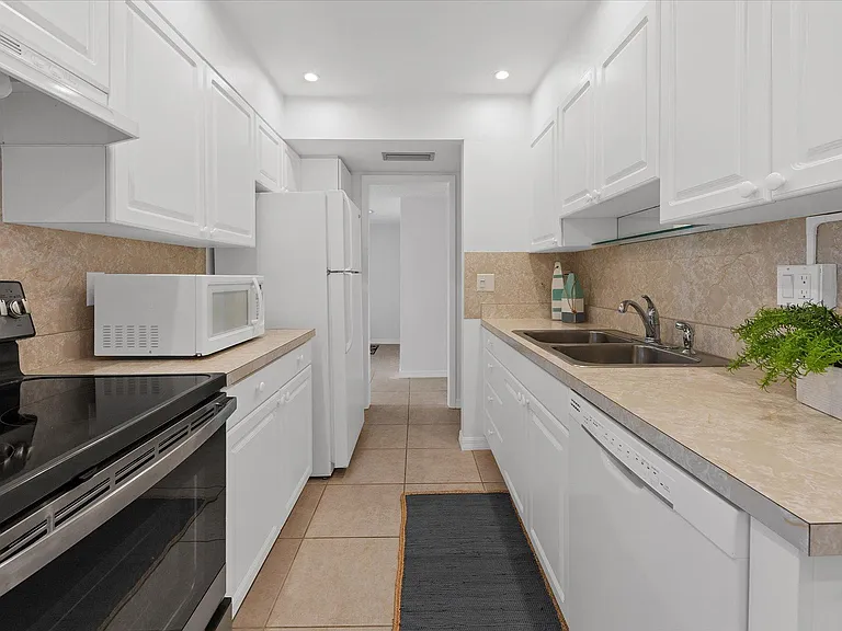 500 Park Blvd S #109 — Photo 14