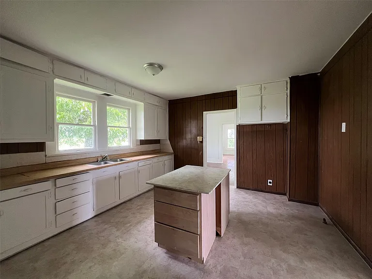 149 Private Road 9400 — Photo 3