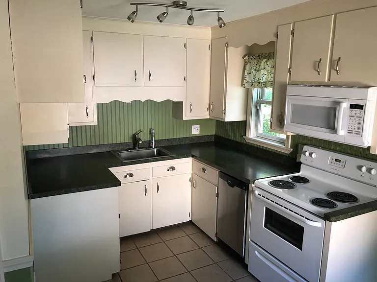 192 Highland Ave — Photo 2