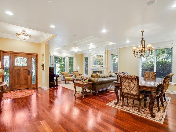5th image of 572 Patricia Ln