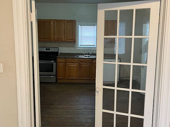 3rd image of 1933 Salem St #1