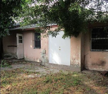 4th image of 18043RD NW 40th Pl