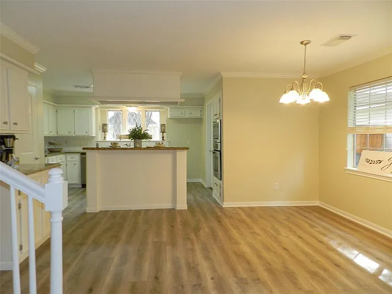 9403 Oxted Ln — Photo 13