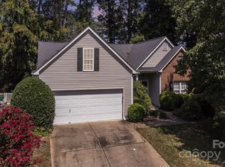 9518 Scotland Hall Ct, Charlotte, NC 28277