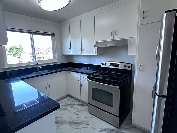 4th image of 251 N El Camino Real #B