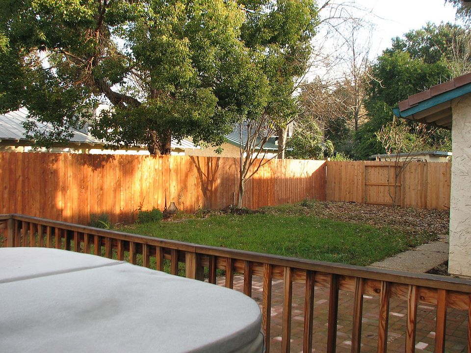 2nd image of 11 Vermillion Cir