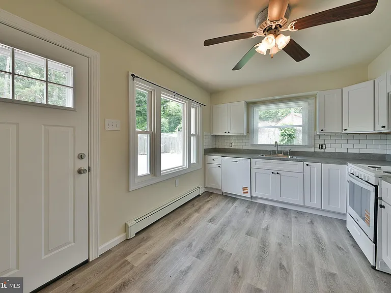 422 Willow Grove Ave — Photo 11