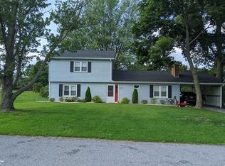 1843 Leedy Dr, Chambersburg, PA 17202