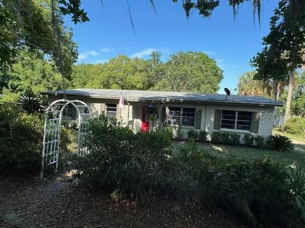 208 Plum Ave, Interlachen, FL 32148