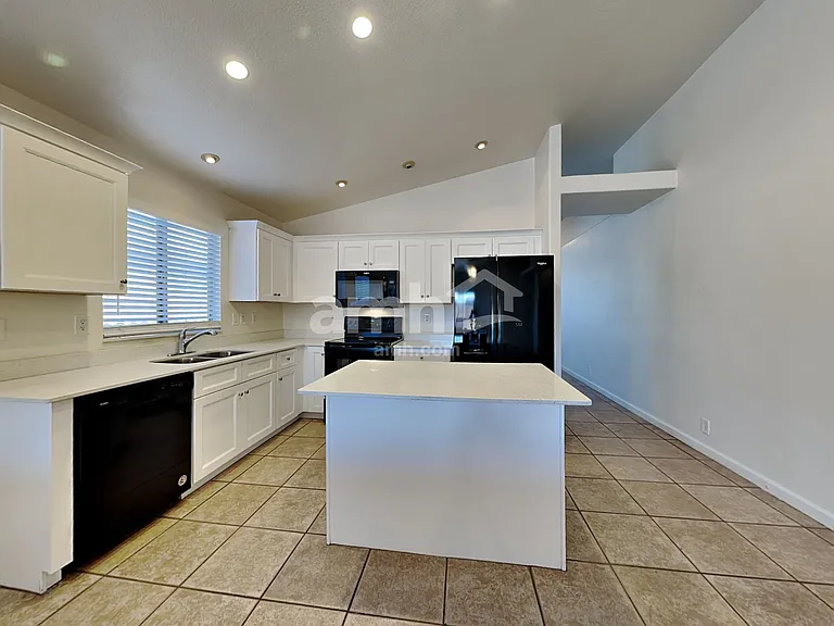 9255 W Brown St — Photo 3